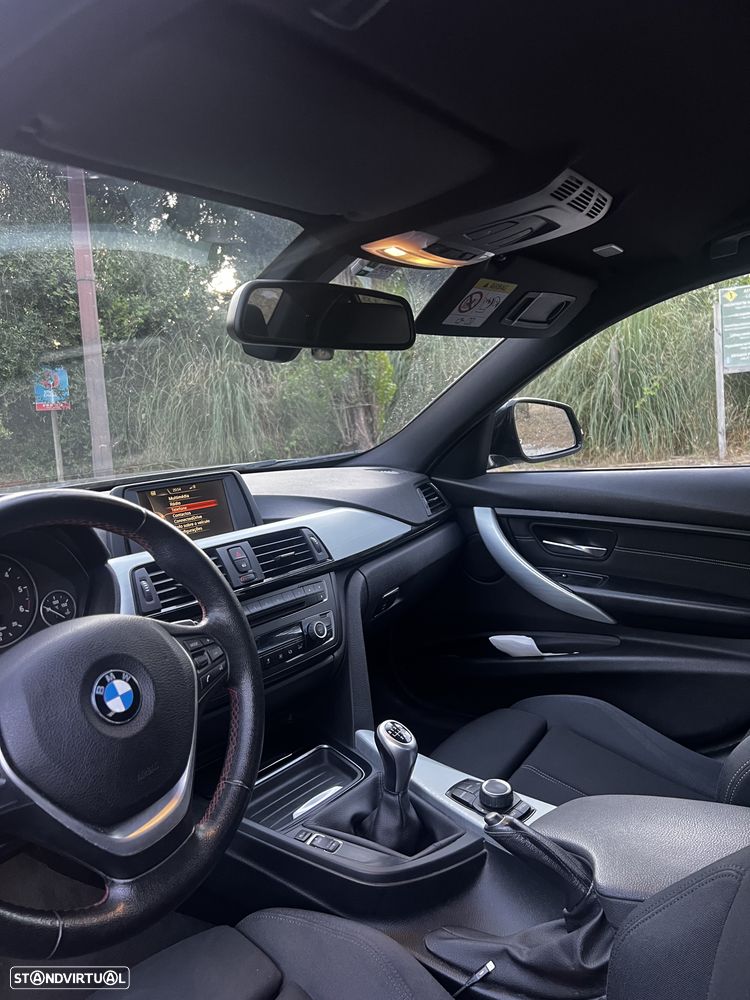 BMW 318 d Line Sport — fotografia 4