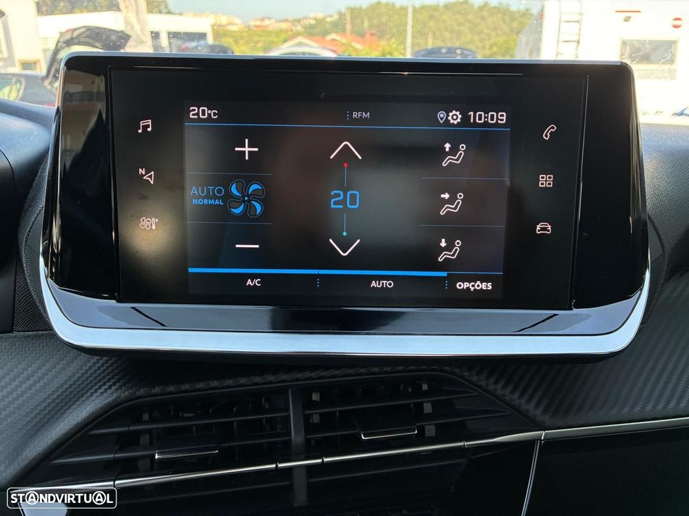 Peugeot 2008 1.5 BlueHDi Active EAT8 - 22