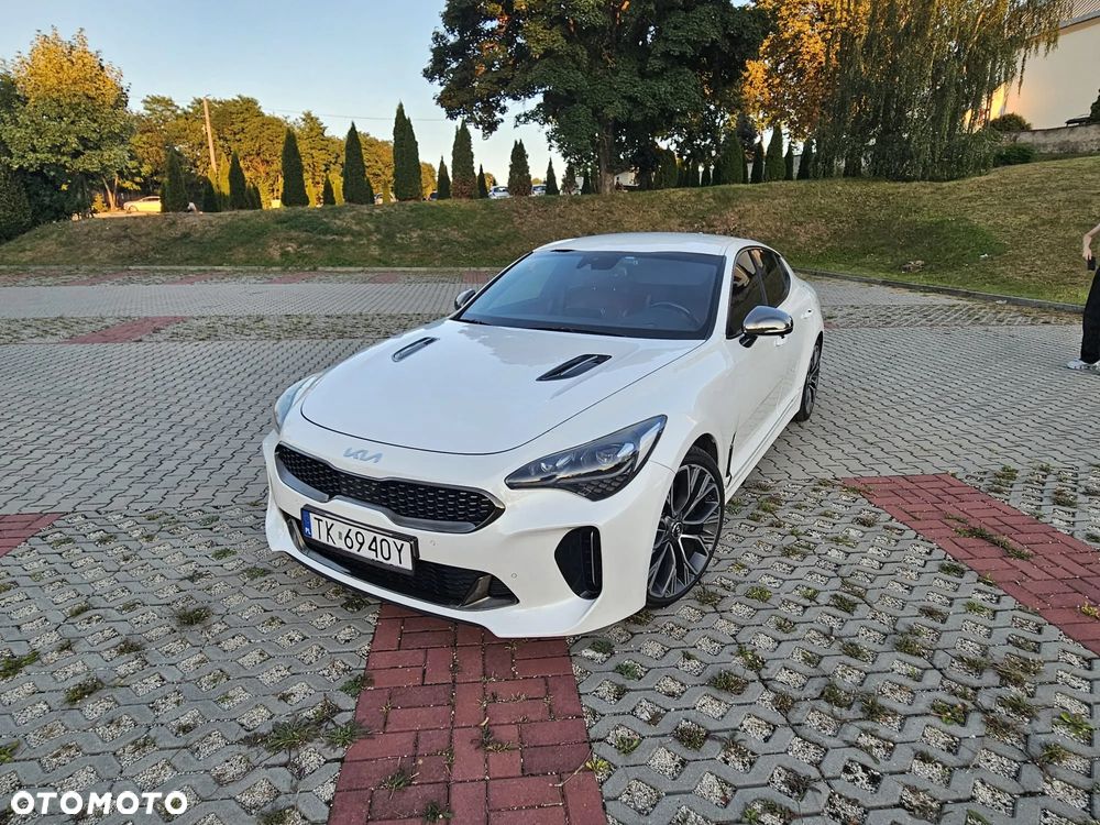Kia Stinger - 11