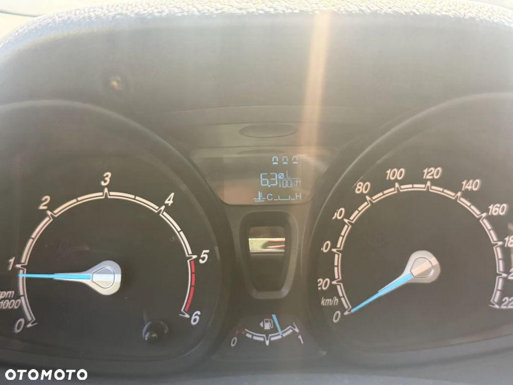 Ford Tourneo Courier 1.5 TDCi Trend - 8