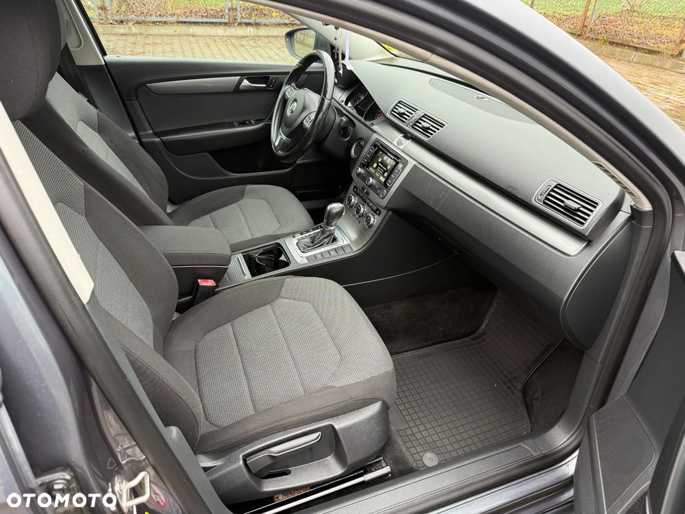 Volkswagen Passat 2.0 TDI Comfortline DSG - 18