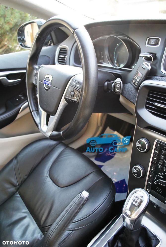 Volvo V40 D2 Summum - 17