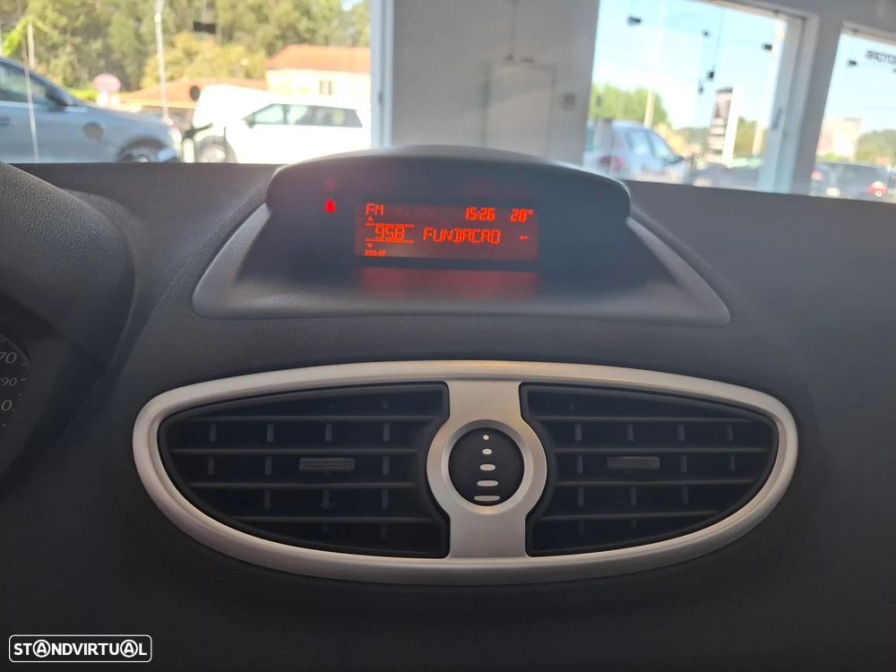 Renault Clio 1.5 dCi Dynamique S - 13