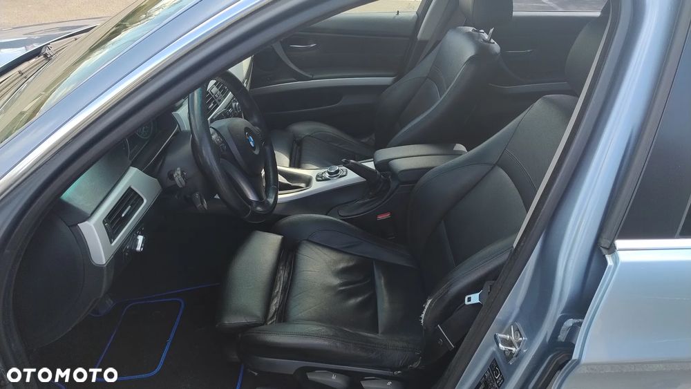 BMW Seria 3 325i - 10