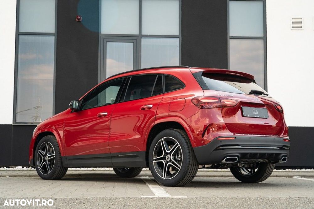 Mercedes-Benz GLA - 4