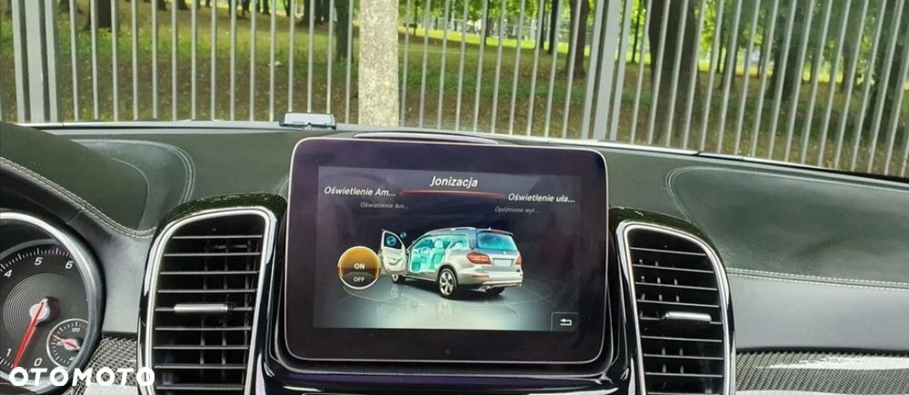 Mercedes-Benz GLS - 20