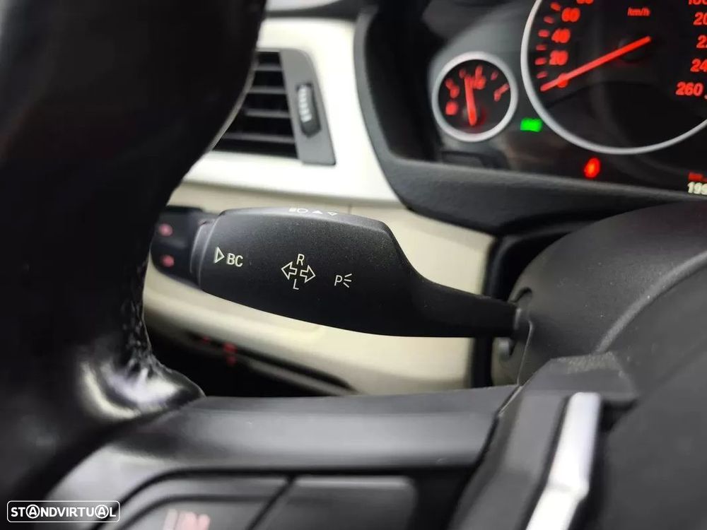 BMW 330 e iPerformance Line Luxury Purity - 25