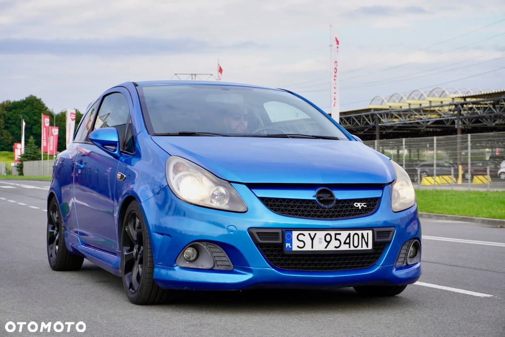Opel Corsa 1.6T OPC - 10