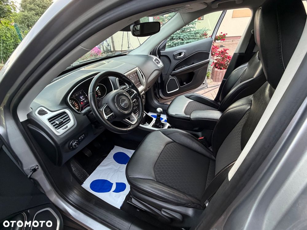 Jeep Compass 1.4 MultiAir Longitude - 32