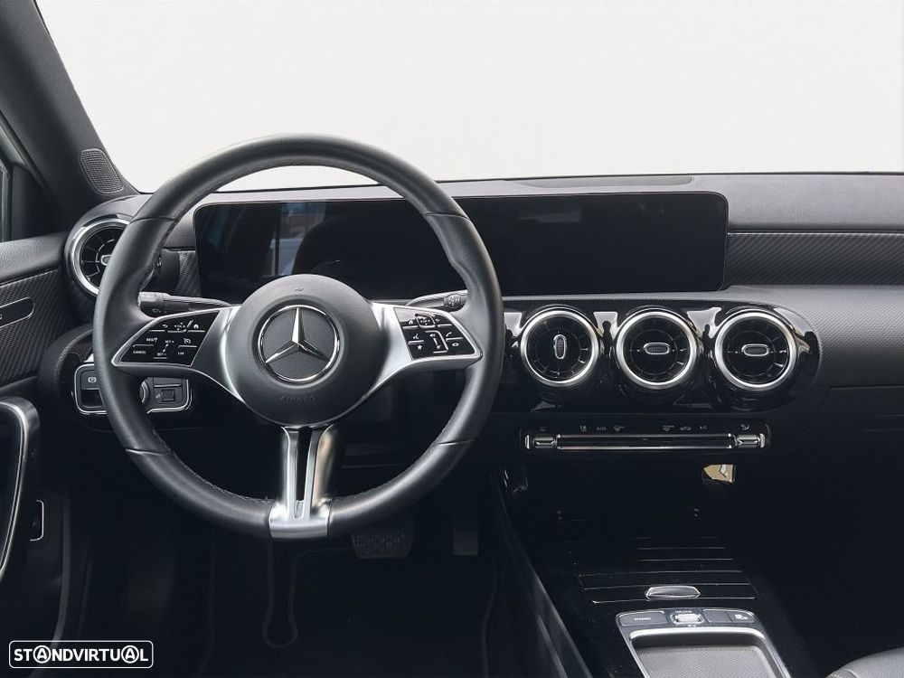 Mercedes-Benz A 180 Limousine d - 12