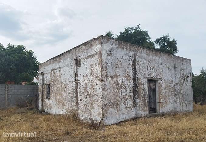 Terreno com Casa Antigo - Grande imagem: 2/9