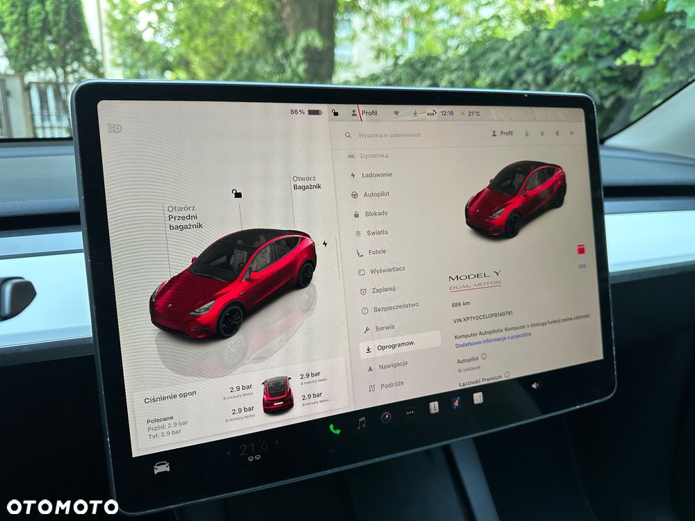 Tesla Y Performance AWD - 13
