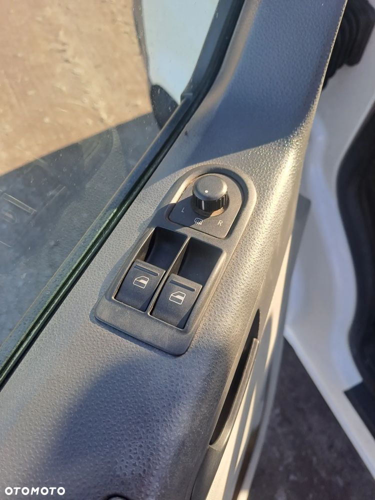 Volkswagen Transporter T5 TDI L1H1 - 10