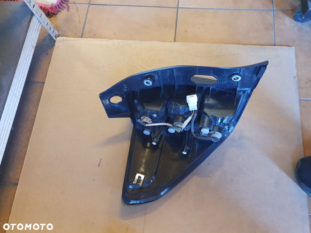 LAMPA L/P TYŁ SUBAU FORESTER III SH - 7