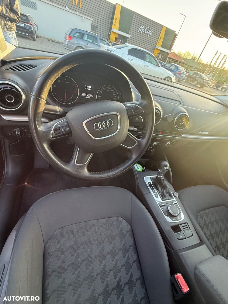 Audi A3 1.6 TDI clean Stronic Attraction - 12