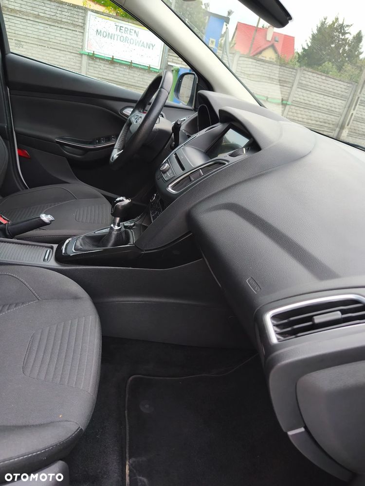 Ford Focus 1.5 EcoBoost Titanium - 18