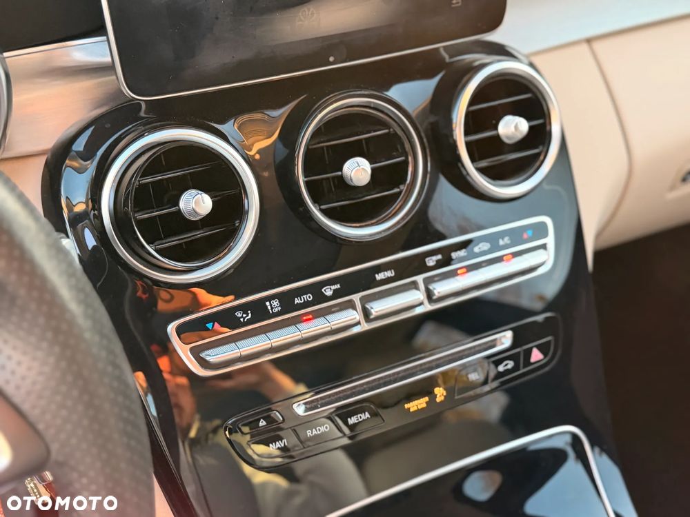 Mercedes-Benz Klasa C 200 4-Matic 7G-TRONIC - 22