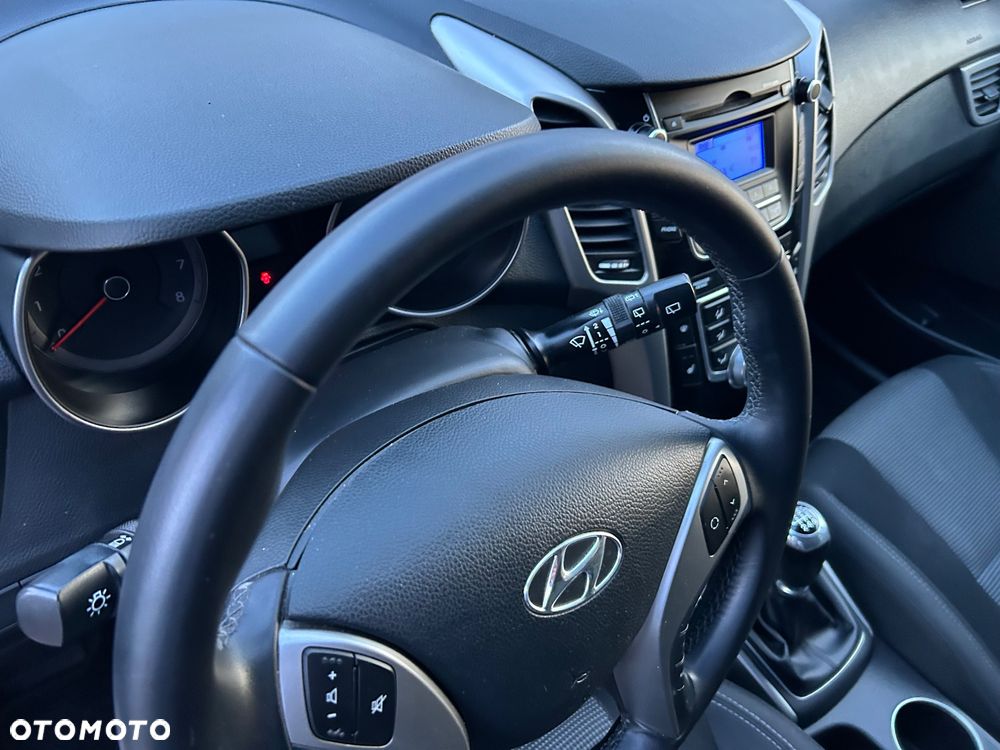 Hyundai i30 i30cw 1.4 Fifa World Cup Edition - 17