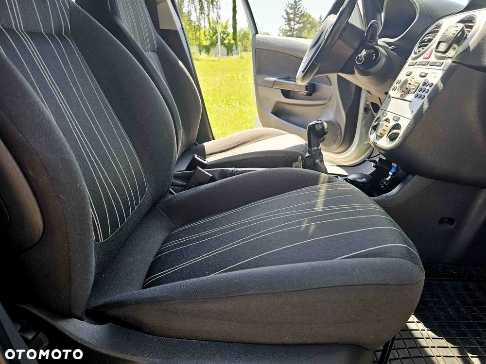 Opel Corsa 1.4 16V Innovation - 14