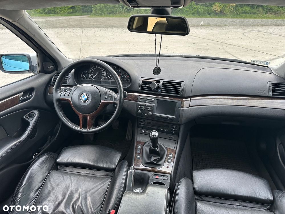 BMW Seria 3 330xi - 16