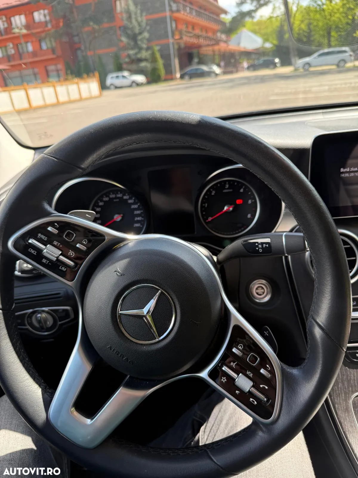 Mercedes-Benz GLC 220 d 4Matic 9G-TRONIC - 10
