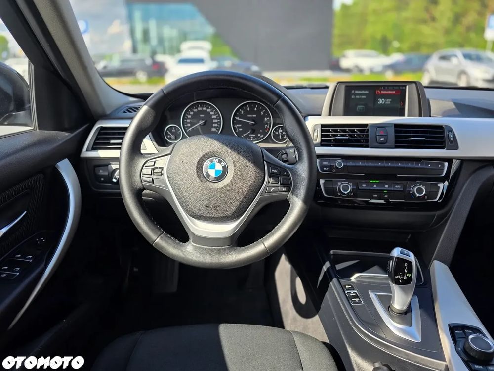 BMW Seria 3 318i GPF Advantage - 21