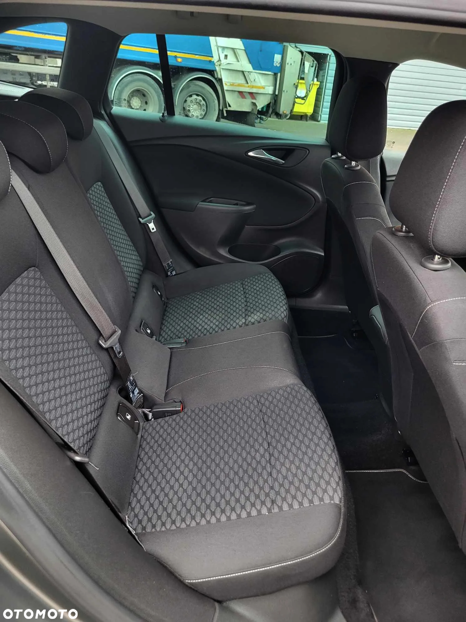 Opel Astra 1.6 D (CDTI) Automatik Edition - 9