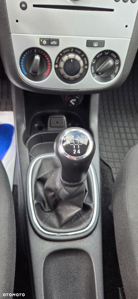 Opel Corsa 1.4 16V EcoFLEX Start-Stop Innovation - 29