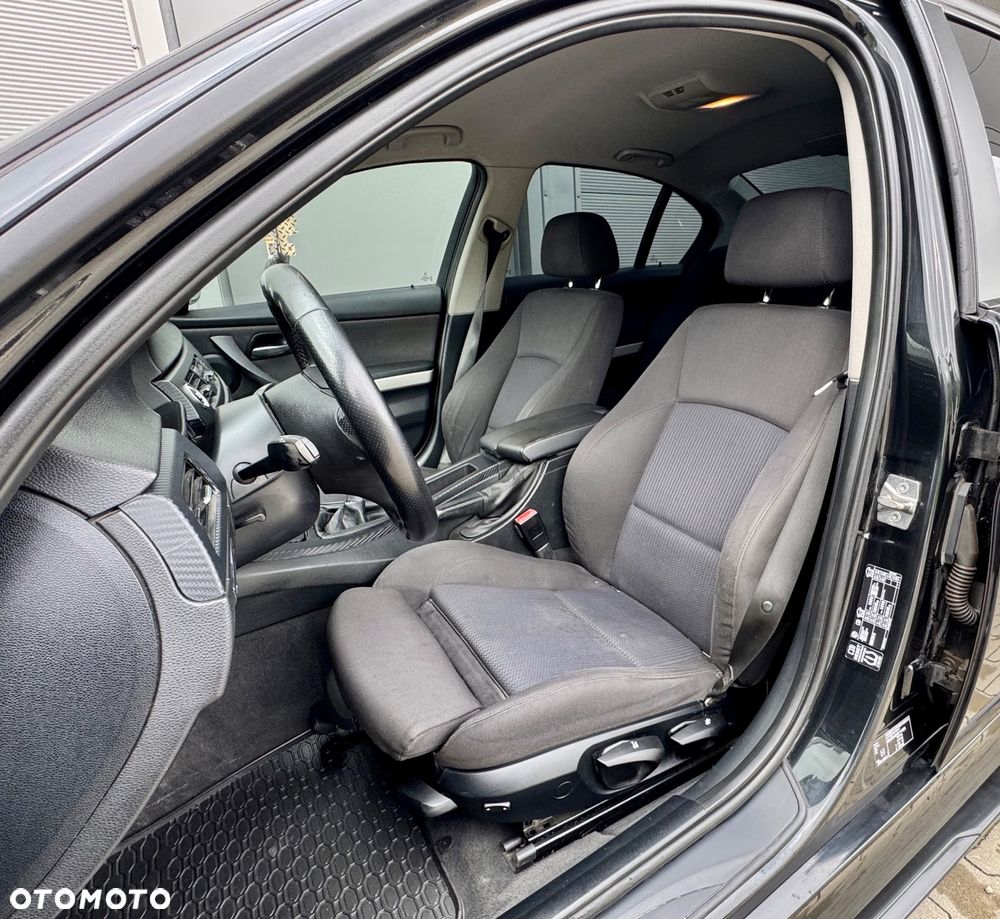 BMW Seria 3 318d Sport Line - 7