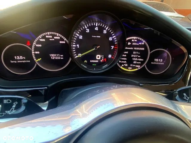 Porsche Panamera 4 E-Hybrid - 22