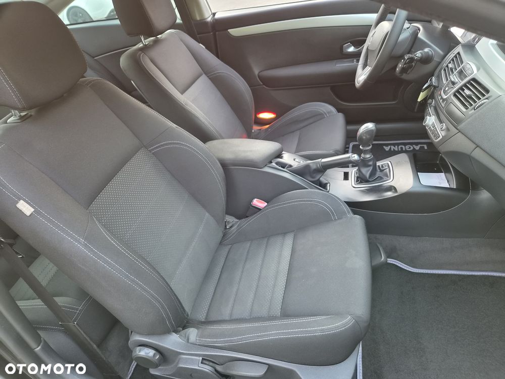 Renault Laguna 2.0 dCi Monaco GP2 - 21