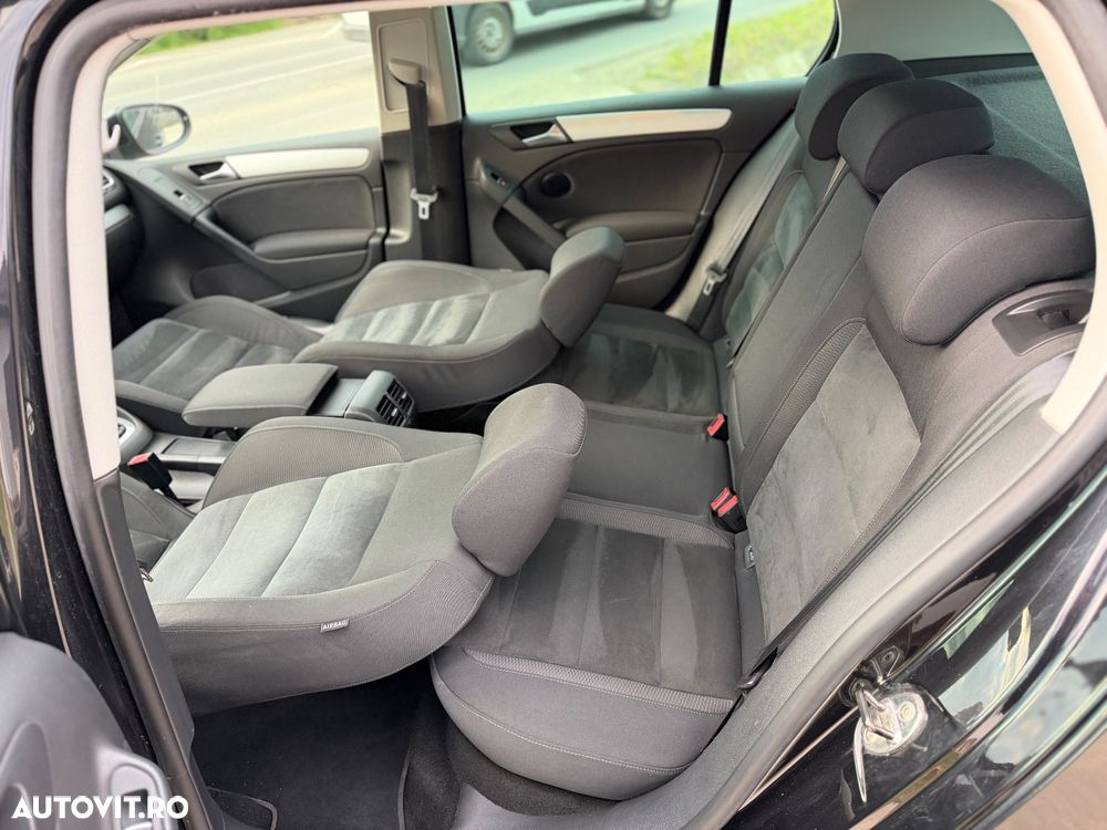 Volkswagen Golf - 11