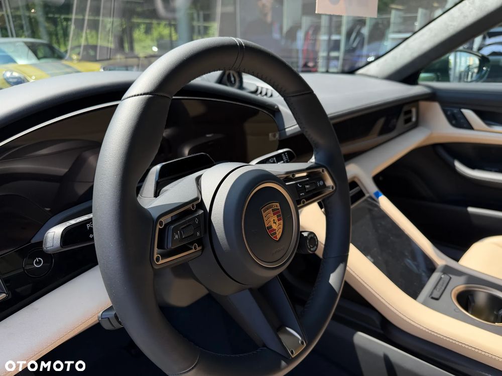 Porsche Taycan 105kWh GTS - 12