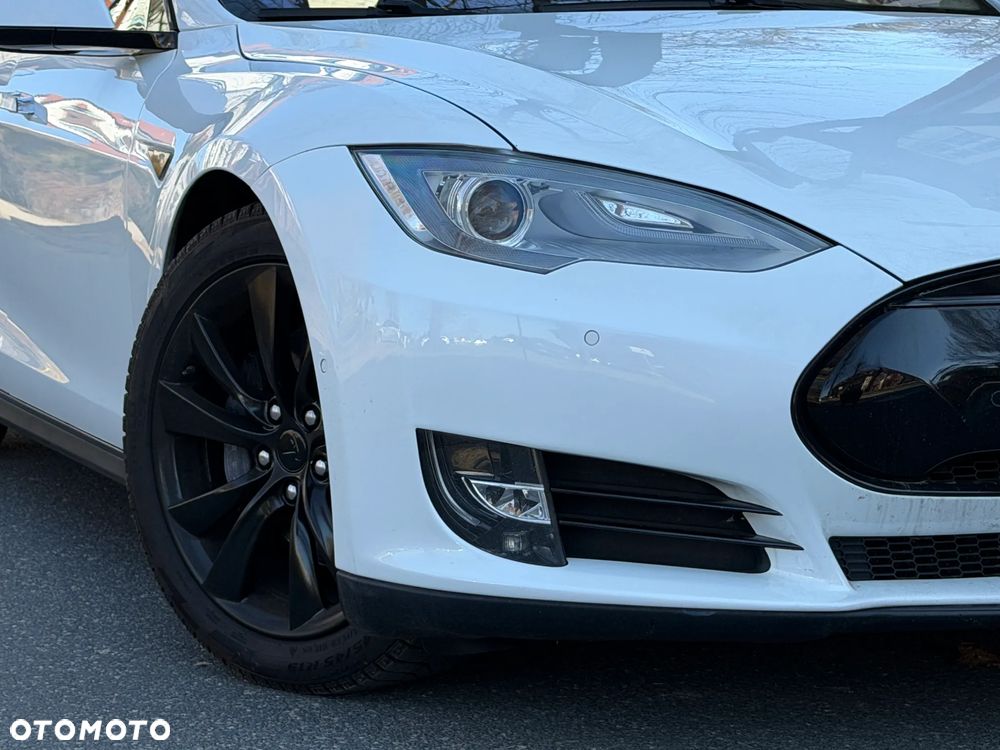 Tesla Model S 85D Allradantrieb - 31