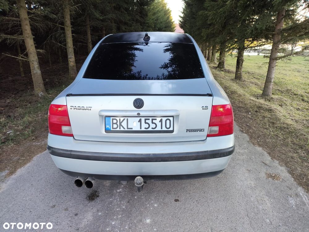 Volkswagen Passat 1.8 Trendline - 4