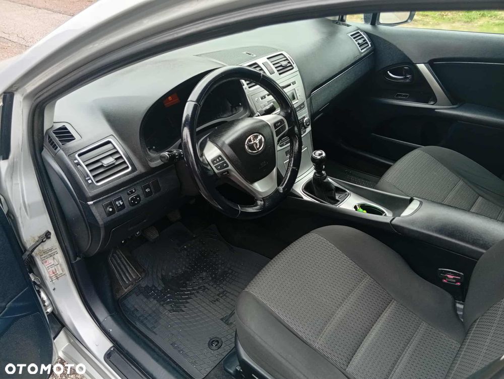 Toyota Avensis 1.8 Sol EU5 - 9