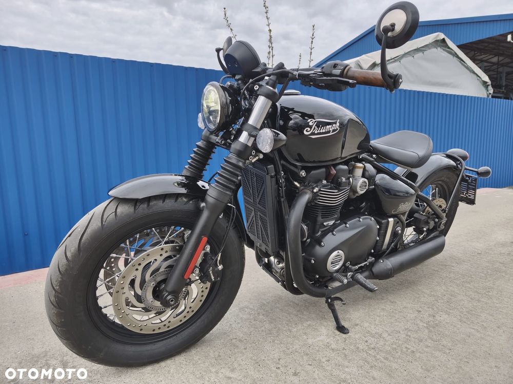 Triumph Bonneville Bobber - 5