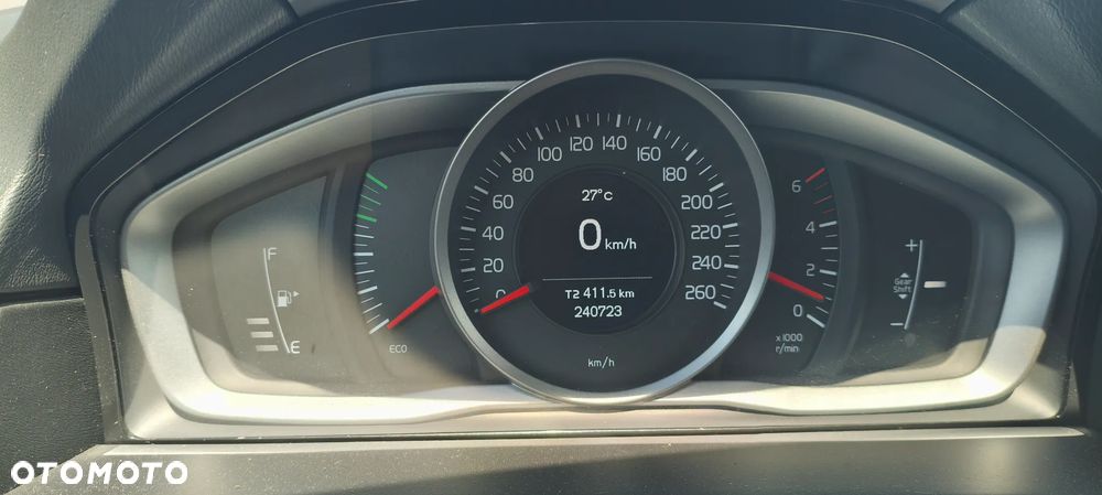 Volvo V70 D4 Momentum - 8