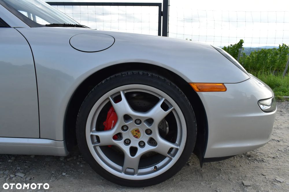 Porsche 911 Carrera S - 21