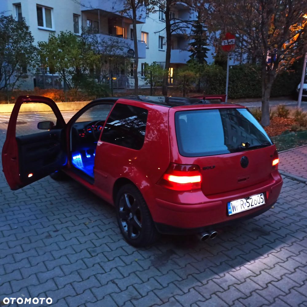 Volkswagen Golf - 1
