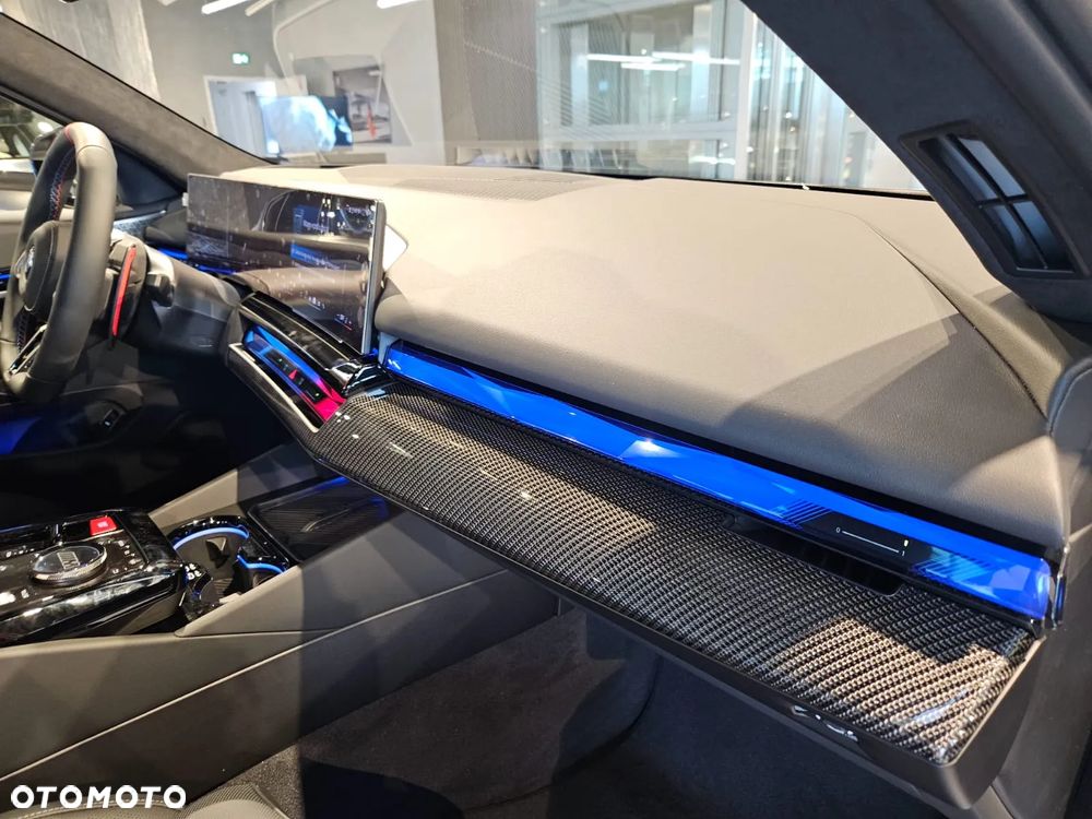 BMW M5 xDrive - 13