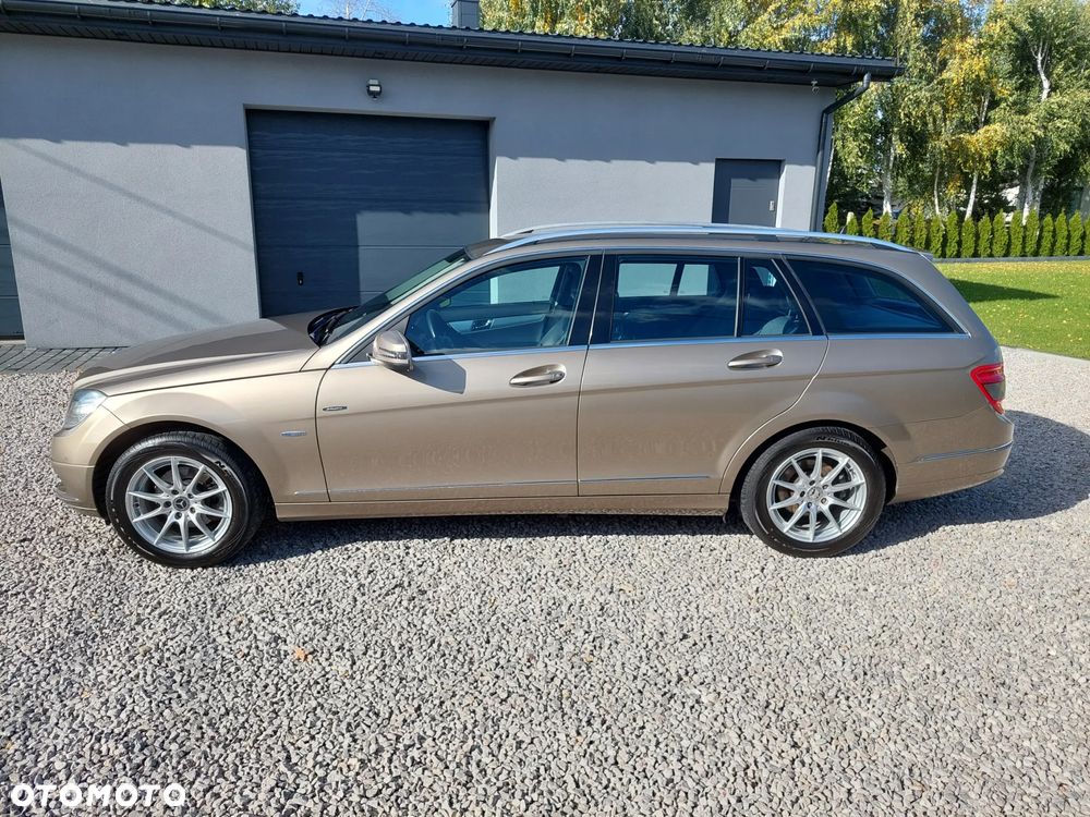 Mercedes-Benz C-Class 2010 photo 4