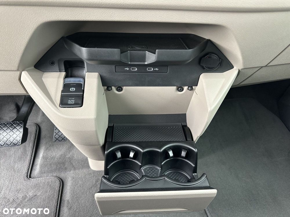 Volkswagen Multivan - 28