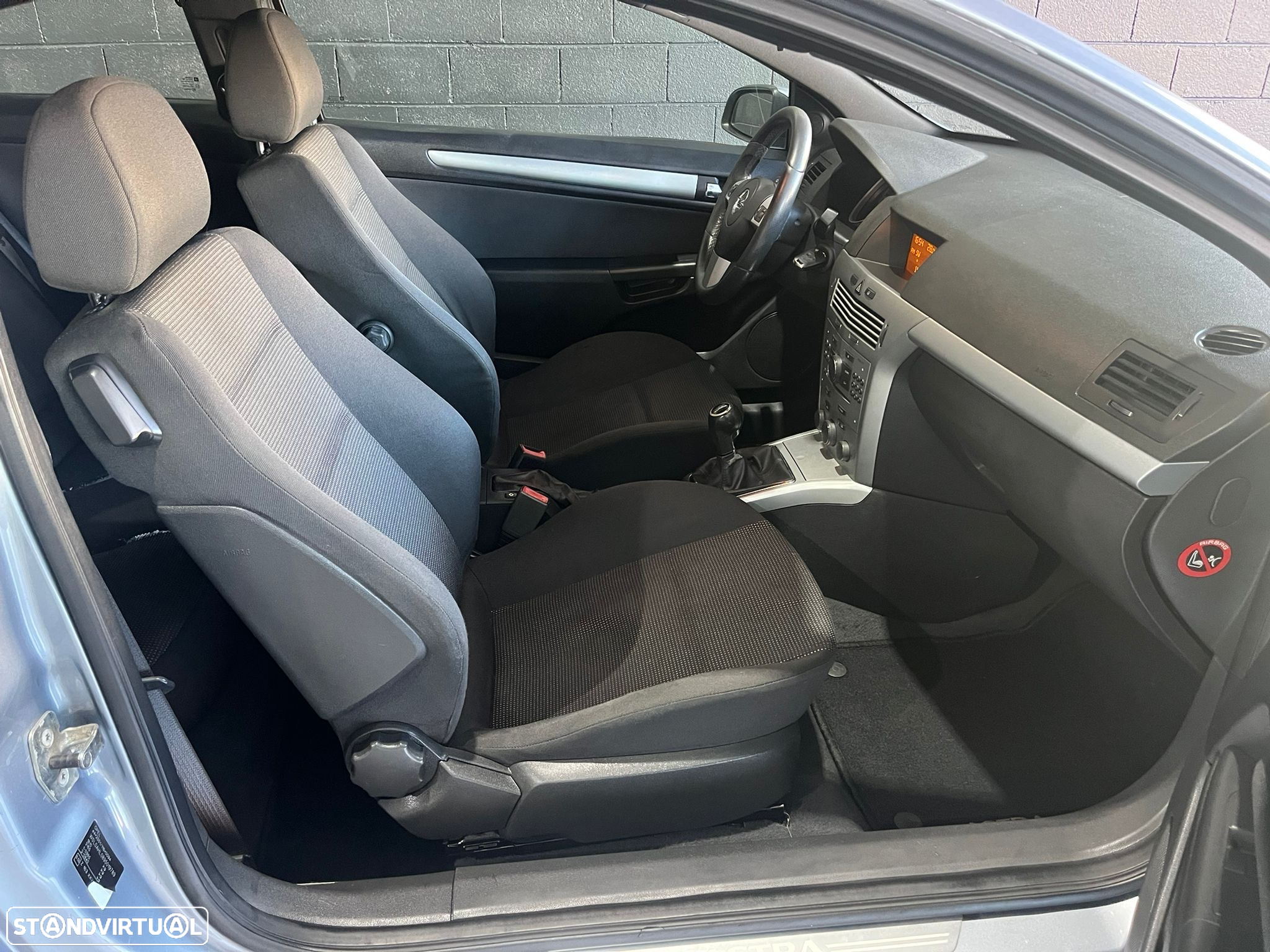 Opel Astra GTC 1.3 CDTi - 10