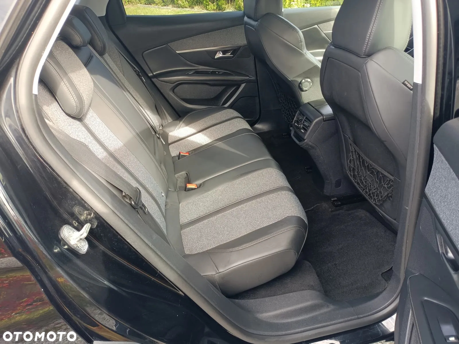 Peugeot 3008 1.6 BlueHDi Active S&S EAT6 - 22