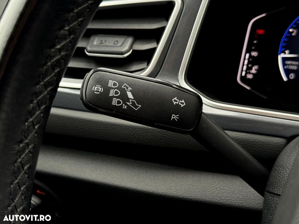 Volkswagen T-Roc - 21