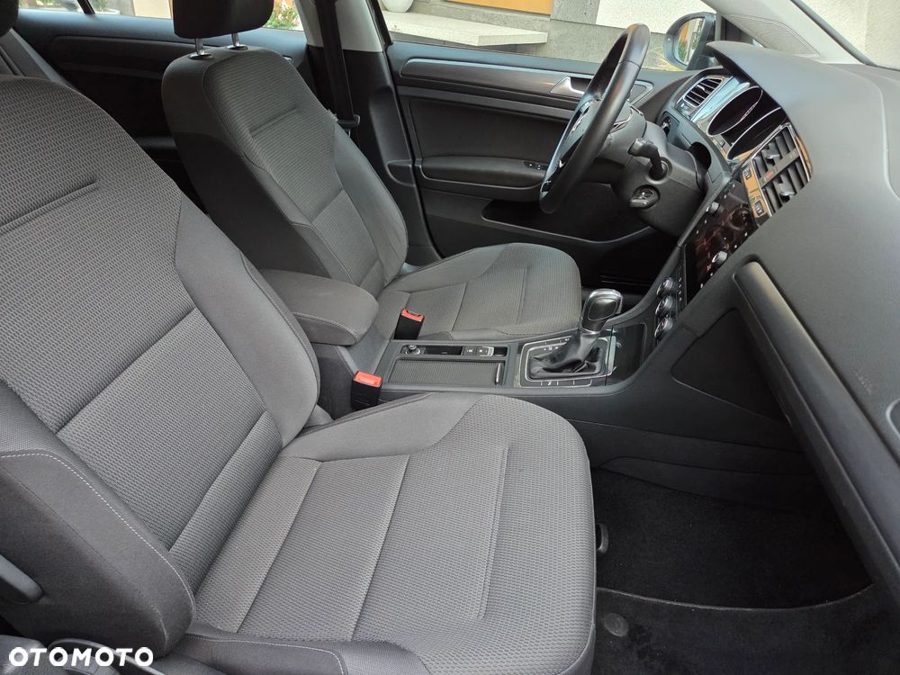 Volkswagen Golf Variant - 27