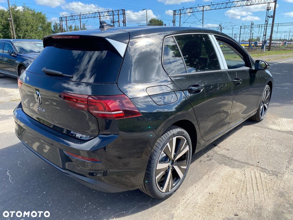 Volkswagen Golf - 8