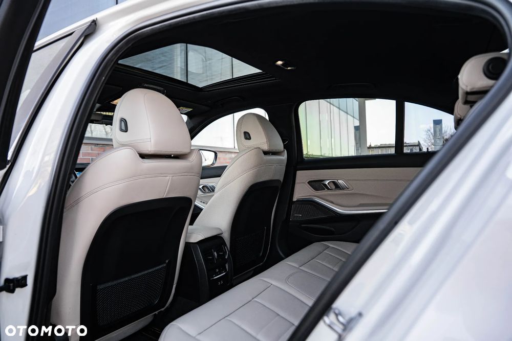 BMW Seria 3 320i M Sport sport - 21