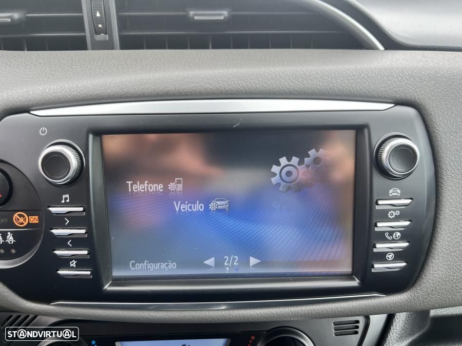 Toyota Yaris 1.5 HSD Exclusive - 36